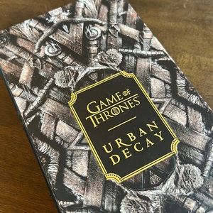Urban Decay Game of Thrones Eyeshadow Palette 🐉👑